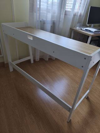 Mesa de escritorio u ordenador en madera-blanco.