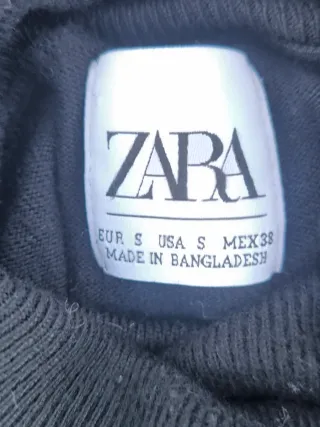 Jersey marca Zara cuello alto hombre negro