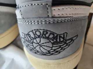 Air Jordan 1 Low SE Light Smoke Grey 44