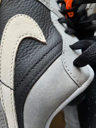 Air Jordan 1 Low SE Light Smoke Grey 44