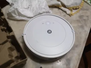 Aspirador Robot Roomba Combo Essential