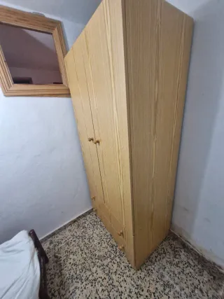 Armario de madera