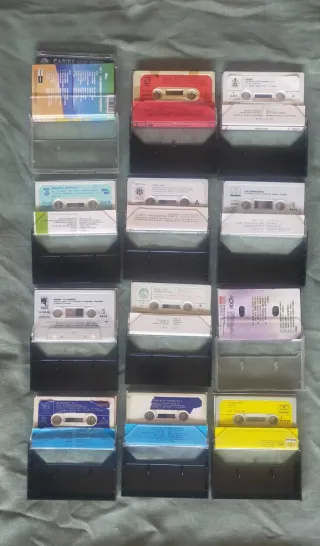 12 cassettes variadas