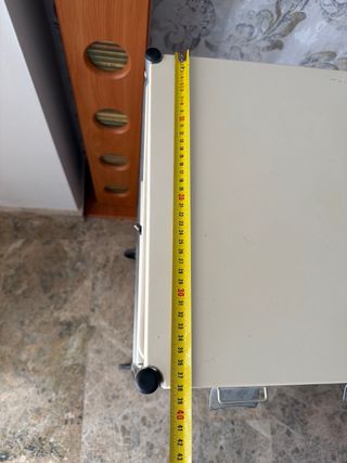 Camarera de cocina metálica y plástico