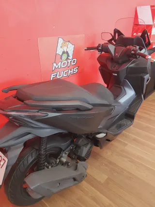 Honda Forza 125 Maxi Scooter Negra/Gris