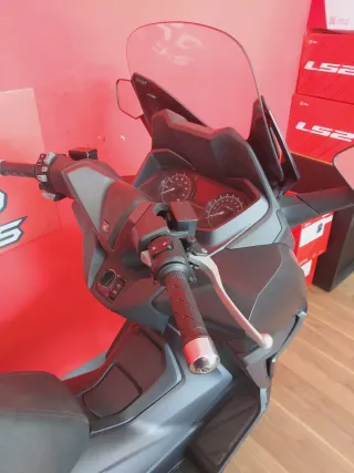 Honda Forza 125 Maxi Scooter Negra/Gris