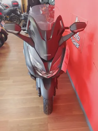 Honda Forza 125 Maxi Scooter Negra/Gris