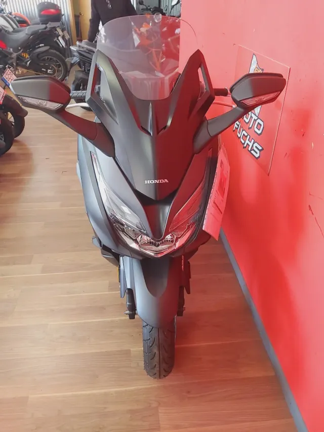 Honda Forza 125 Maxi Scooter Negra/Gris