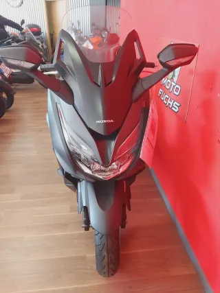 Honda Forza 125 Maxi Scooter Negra/Gris