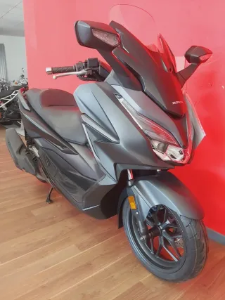 Honda Forza 125 Maxi Scooter Negra/Gris