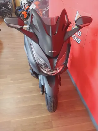 Honda Forza 125 Maxi Scooter Negra/Gris