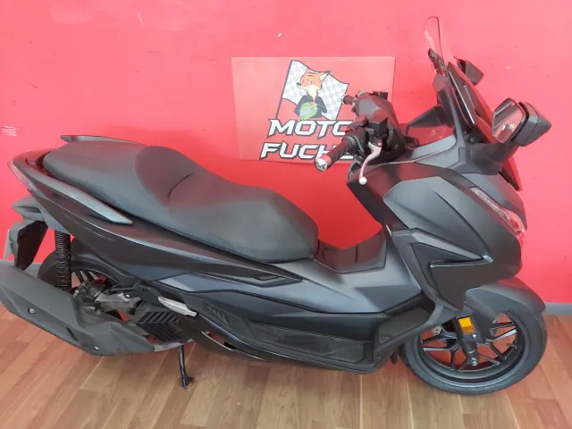 Honda Forza 125 Maxi Scooter Negra/Gris
