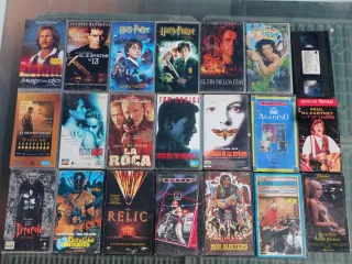 Lote de películas VHS de distintos géneros por 50€