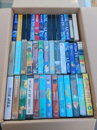 Lote de películas VHS de distintos géneros por 50€