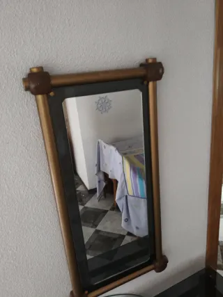 Recibidor Vintage: Espejo y Mesa