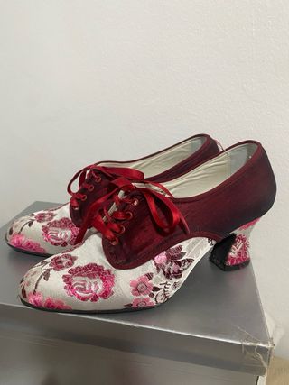 Traje de Fallera Siglo XVIII y botines a juego