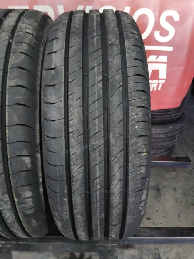 Neumáticos 215/60-17 96H