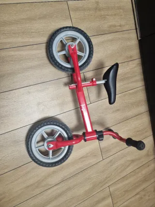 Bicicleta de equilibrio roja Juguettos