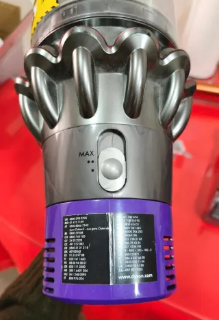 Aspirador Dyson con Accesorios