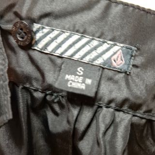 Vestido negro Volcom con lazo