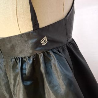 Vestido negro Volcom con lazo