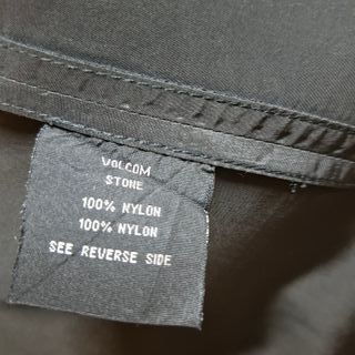 Vestido negro Volcom con lazo