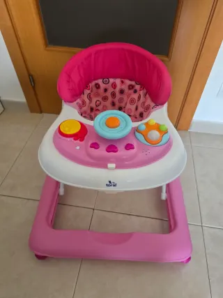 Andador bebé rosa