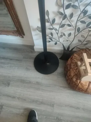 Perchero de pie Negro