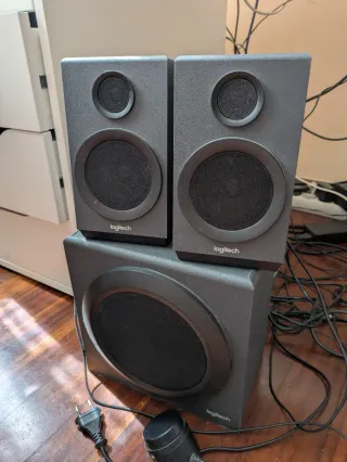 Logitech Z333 2.1 Altavoces