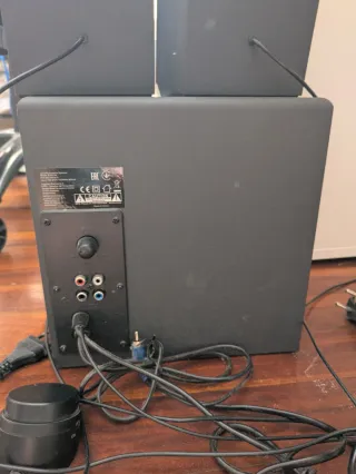 Logitech Z333 2.1 Altavoces