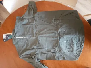 Cortavientos Nyasa Born Living Yoga Verde