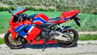 Honda CBR 600RR PC37