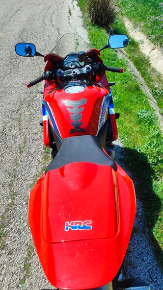 Honda CBR 600RR PC37