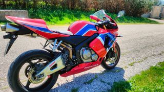 Honda CBR 600RR PC37