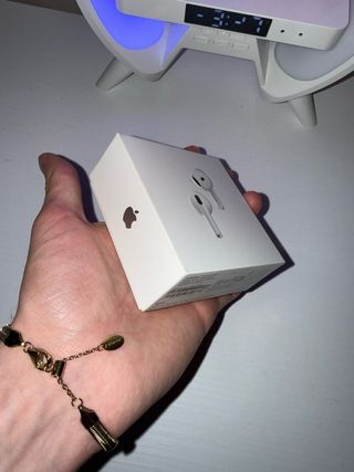 Apple AirPods 4 con (ANC)