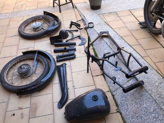 Motor BJR antiguo, incompleto