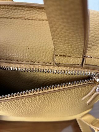 Mochila urbana mujer amarilla