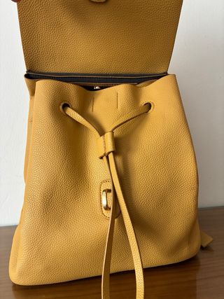 Mochila urbana mujer amarilla