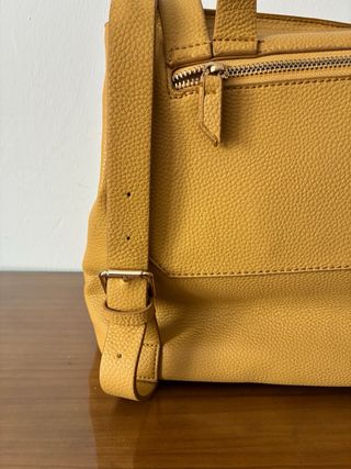 Mochila urbana mujer amarilla