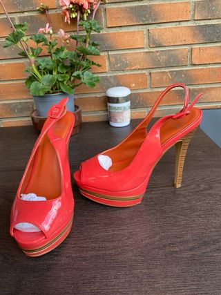 Zapatos de tacón color salmón