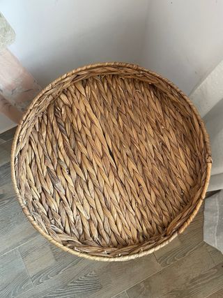 Urge      Mesita auxiliar mimbre y metal