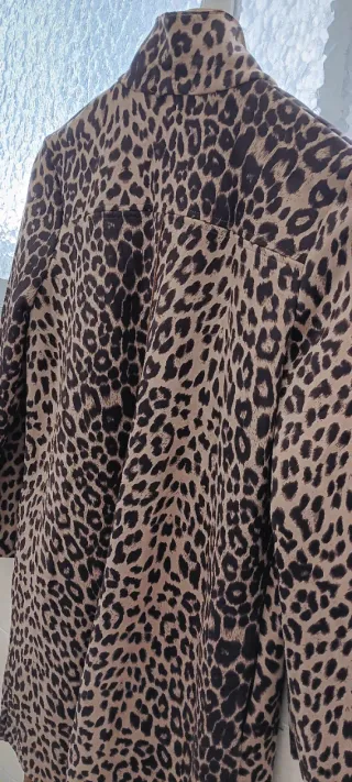 Abrigo,chaqueta larg@ estampado leopardo mujer T42