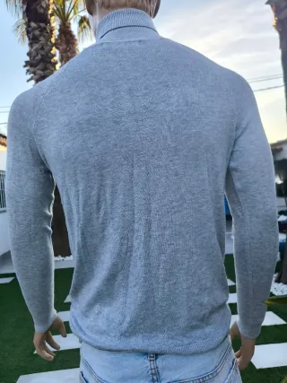 Jersey gris cuello alto hombre color gris