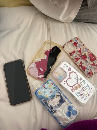 iPhone 14 Pro Max Dorato + 4 custodie