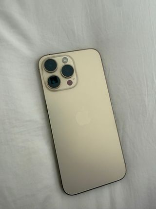 iPhone 14 Pro Max Dorato + 4 custodie