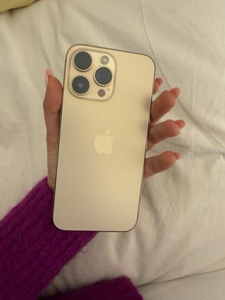 iPhone 14 Pro Max Dorato + 4 custodie