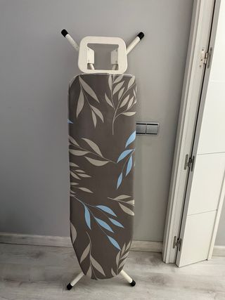 Tabla de planchar con estampado floral