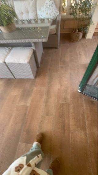 Sofá 3 plazas, mesa 6 personas y 2 sillones