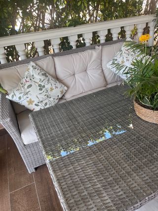 Sofá 3 plazas, mesa 6 personas y 2 sillones