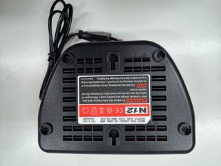 Cargador Milwaukee M12